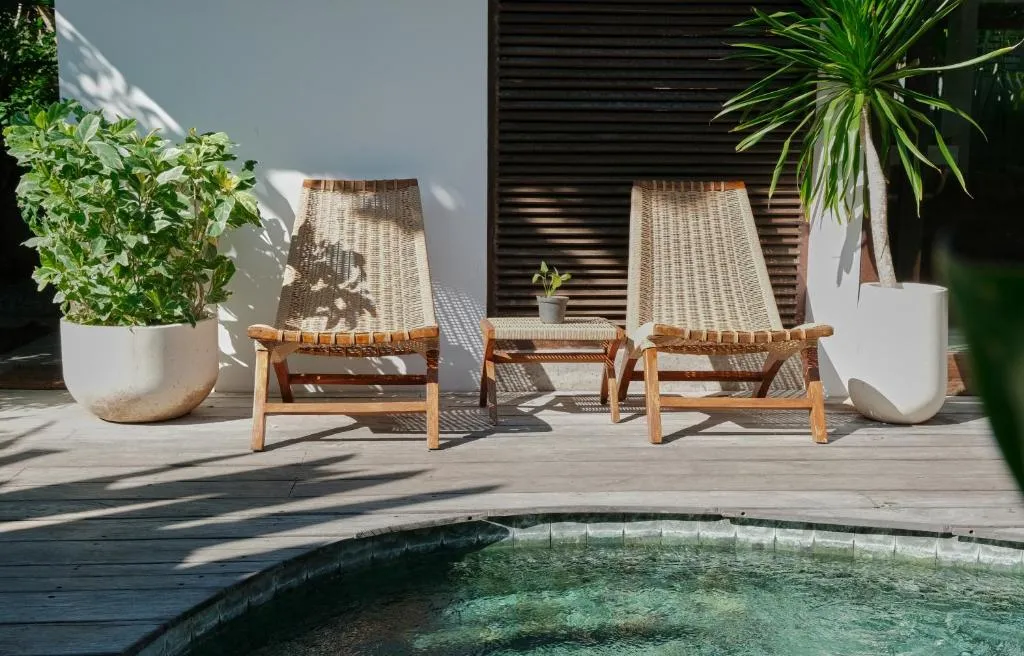 Custom Orders from a Teak Outdoor Furniture Manufacturer Explained